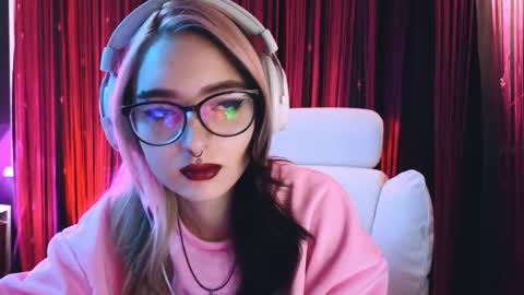 Avriel online show from 15, 2, 2025