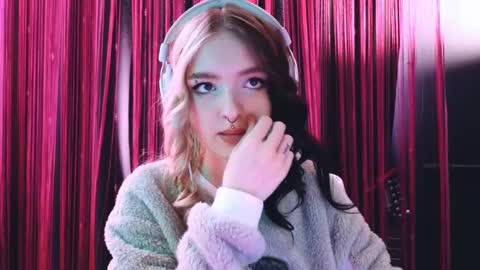 Avriel online show from 11, 3, 2025