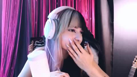 Avriel online show from 11, 9, 2025