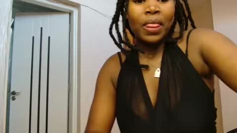 Snapshot of avian_talya chatting on 5, 11, 2025 Avian online show from 5, 11, 2025