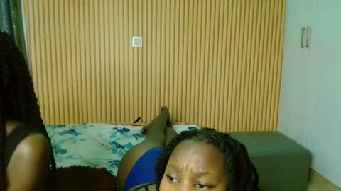 Snapshot of avian_talya chatting on 11, 11, 2025 Avian online show from 11, 11, 2025