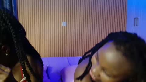 Snapshot of avian_talya chatting on 19, 11, 2025 Avian online show from 19, 11, 2025