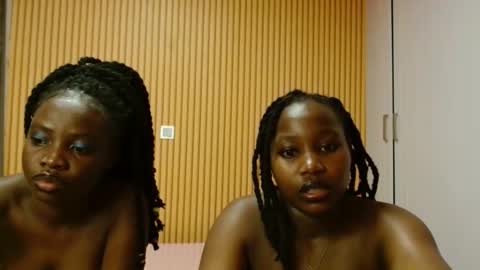 Snapshot of avian_talya chatting on 23, 11, 2025 Avian online show from 23, 11, 2025