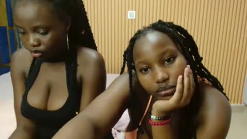 Snapshot of avian_talya chatting on 27, 11, 2025 Avian online show from 27, 11, 2025