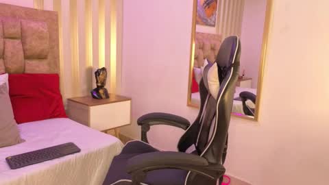 AVIS  online show from 26, 11, 2025