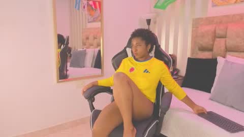 Snapshot of avis_lara chatting on 17, 6, 2026 AVIS online show from 17, 6, 2026