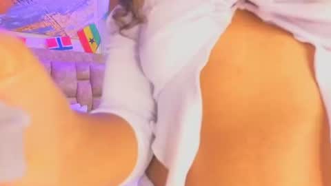 Snapshot of avis_lara chatting on 6, 7, 2026 AVIS online show from 6, 7, 2026