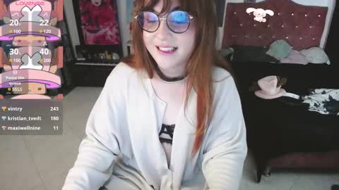 Snapshot of avril2809 chatting on 13, 2, 2025 Abril online show from 13, 2, 2025