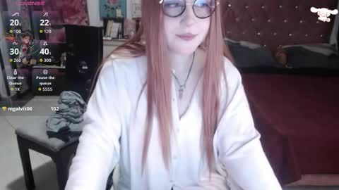 Snapshot of avril2809 chatting on 23, 11, 2025 Abril online show from 23, 11, 2025