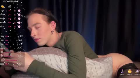 avril_pearly_ online show from 17, 12, 2024