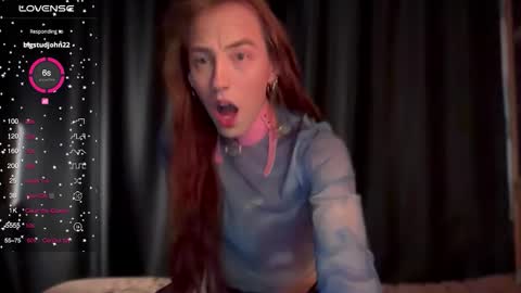 avril_pearly_ online show from 5, 10, 2025