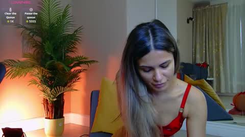 AVRILL CYRUX online show from 14, 2, 2026