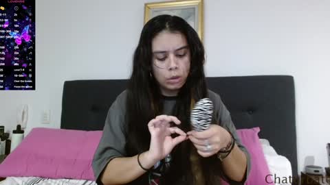 Snapshot of avrilthompson_ chatting on 29, 1, 2025 Avril Thompson online show from 29, 1, 2025