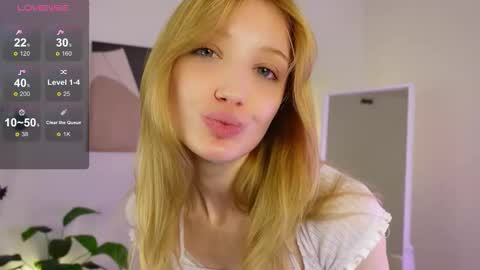 Snapshot of aweryuwu chatting on 2, 11, 2025 aweryuwu online show from 2, 11, 2025