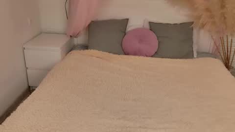 Snapshot of aweryuwu chatting on 2, 12, 2025 aweryuwu online show from 2, 12, 2025