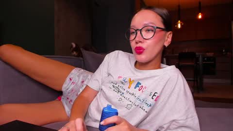 Awgustina online show from 4, 12, 2024