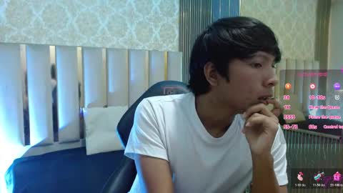 Snapshot of axel1_tay chatting on 4, 4, 2026 axel1_tay online show from 4, 4, 2026