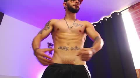 Snapshot of axel_7070 chatting on 23, 11, 2025 Independiente Model online show from 23, 11, 2025