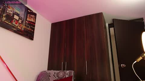 Independiente Model online show from 15, 4, 2026