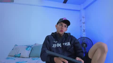 Snapshot of axel_cody_ chatting on 19, 10, 2025 AXEL online show from 19, 10, 2025