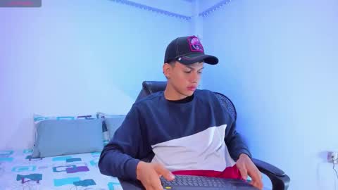 Snapshot of axel_cody_ chatting on 22, 10, 2025 AXEL online show from 22, 10, 2025