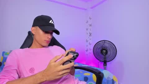 Snapshot of axel_cody_ chatting on 28, 11, 2025 AXEL online show from 28, 11, 2025