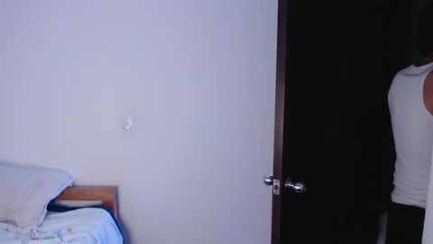 axel davis  online show from 8, 10, 2025