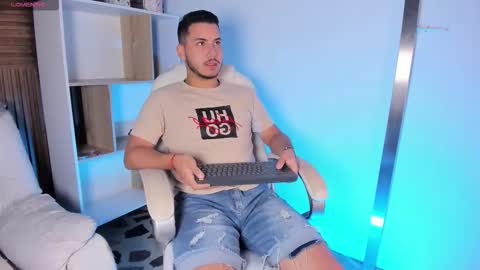 Snapshot of axel_grey_ chatting on 27, 9, 2025 axel_grey_ online show from 27, 9, 2025