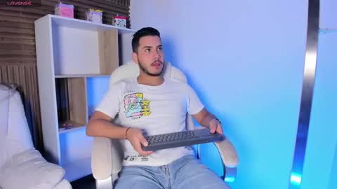 Snapshot of axel_grey_ chatting on 7, 10, 2025 axel_grey_ online show from 7, 10, 2025