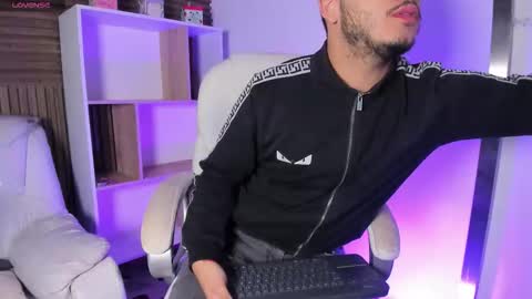 Snapshot of axel_grey_ chatting on 10, 10, 2025 axel_grey_ online show from 10, 10, 2025