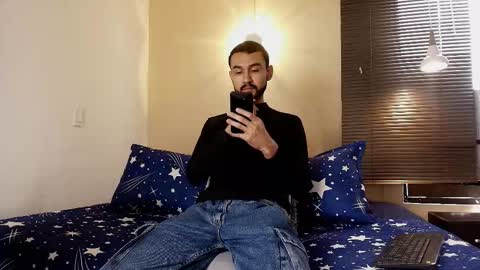 Snapshot of axel_moon_s chatting on 11, 11, 2025 Axel Moon online show from 11, 11, 2025