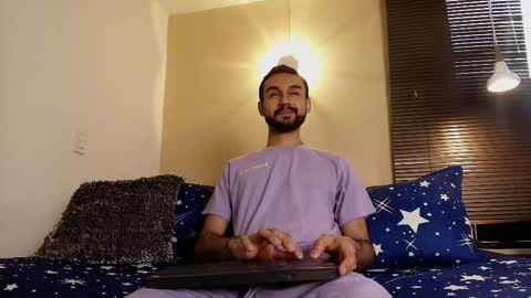 Snapshot of axel_moon_s chatting on 12, 11, 2025 Axel Moon online show from 12, 11, 2025