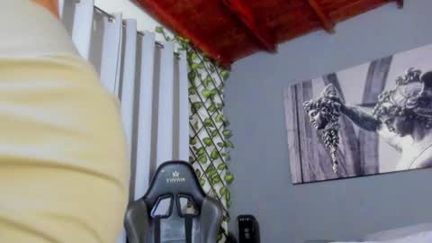 Snapshot of axel_owen chatting on 5, 1, 2025 Axel online show from 5, 1, 2025