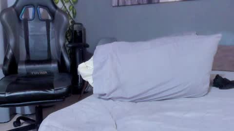 Snapshot of axel_owen chatting on 10, 1, 2025 Axel online show from 10, 1, 2025