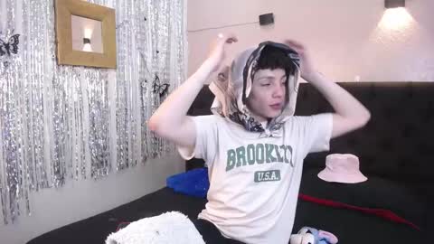 Snapshot of axel_rousex chatting on 8, 10, 2025 Rachel dreamsx online show from 8, 10, 2025