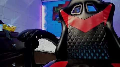 Axell Cross2 online show from 10, 2, 2026