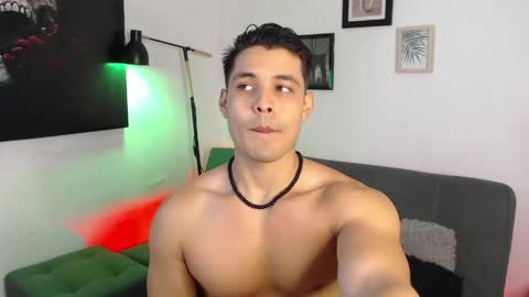 Snapshot of axell_dior chatting on 29, 4, 2026 axell online show from 29, 4, 2026