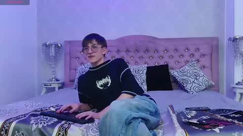 Snapshot of axell_stone chatting on 2, 6, 2026 axell_stone online show from 2, 6, 2026