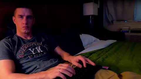 Snapshot of axl_fx chatting on 6, 1, 2025 Axl online show from 6, 1, 2025