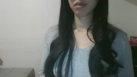 Snapshot of axuepetitt chatting on 26, 12, 2024 axue online show from 26, 12, 2024