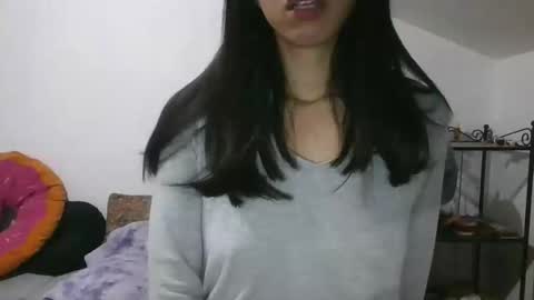 Snapshot of axuepetitt chatting on 20, 9, 2025 axue online show from 20, 9, 2025