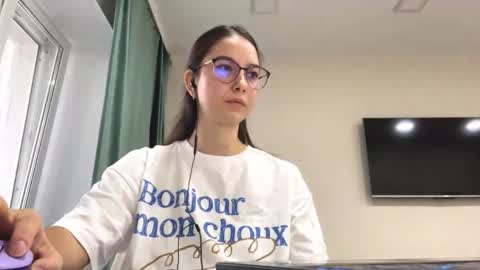 Snapshot of ayakoslotemaker chatting on 27, 10, 2025 Allison online show from 27, 10, 2025