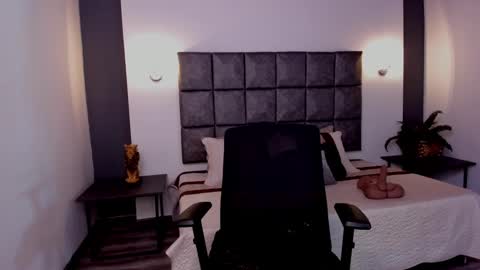 Ayleen online show from 1, 2, 2025