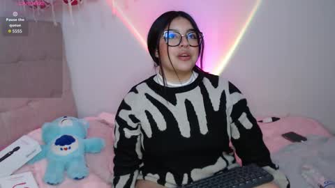 Snapshot of ayleen_honey chatting on 25, 10, 2025 Ayleen online show from 25, 10, 2025