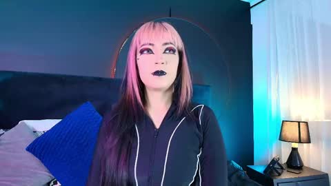 Snapshot of aylen_darkmoor chatting on 7, 5, 2026 Aylen online show from 7, 5, 2026