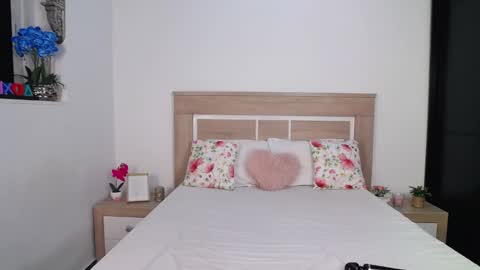 Snapshot of aylin_ross chatting on 3, 11, 2025 Aylin Ross online show from 3, 11, 2025