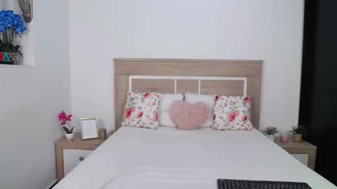 Snapshot of aylin_ross chatting on 17, 11, 2025 Aylin Ross online show from 17, 11, 2025