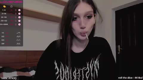 Snapshot of ayn3q chatting on 15, 12, 2024 AYNEK fansly online show from 15, 12, 2024