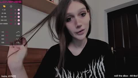 Snapshot of ayn3q chatting on 4, 1, 2025 AYNEK fansly online show from 4, 1, 2025