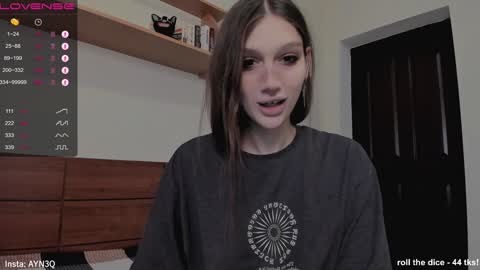 Snapshot of ayn3q chatting on 6, 1, 2025 AYNEK fansly online show from 6, 1, 2025